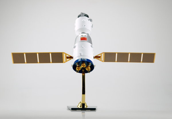 Shenzhou 9 Raumkapsel. 1:40.