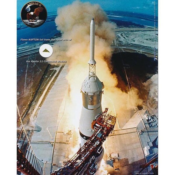 Apollo 11 Präsentation mit einem ORIGINALTEIL der Kapsel.