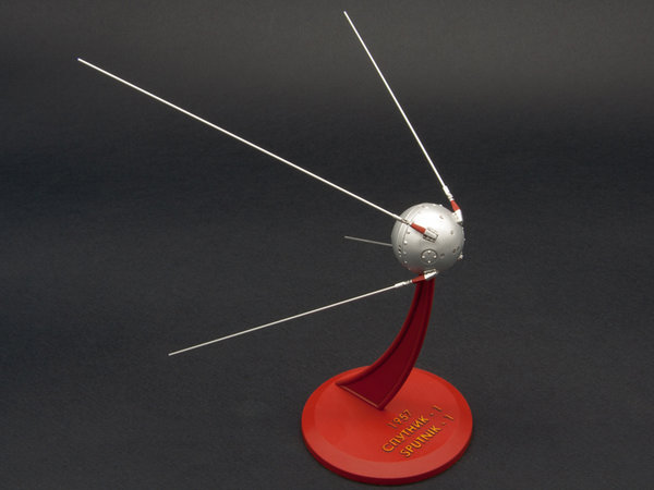 Sputnik-1.  RedIron-Models 1/24.